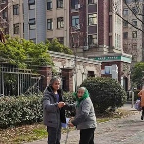 秦才东与家人.jpg