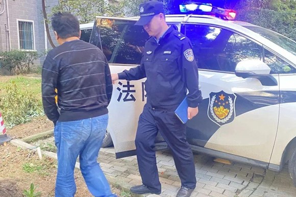 肥西法院拘传被执行人.jpg